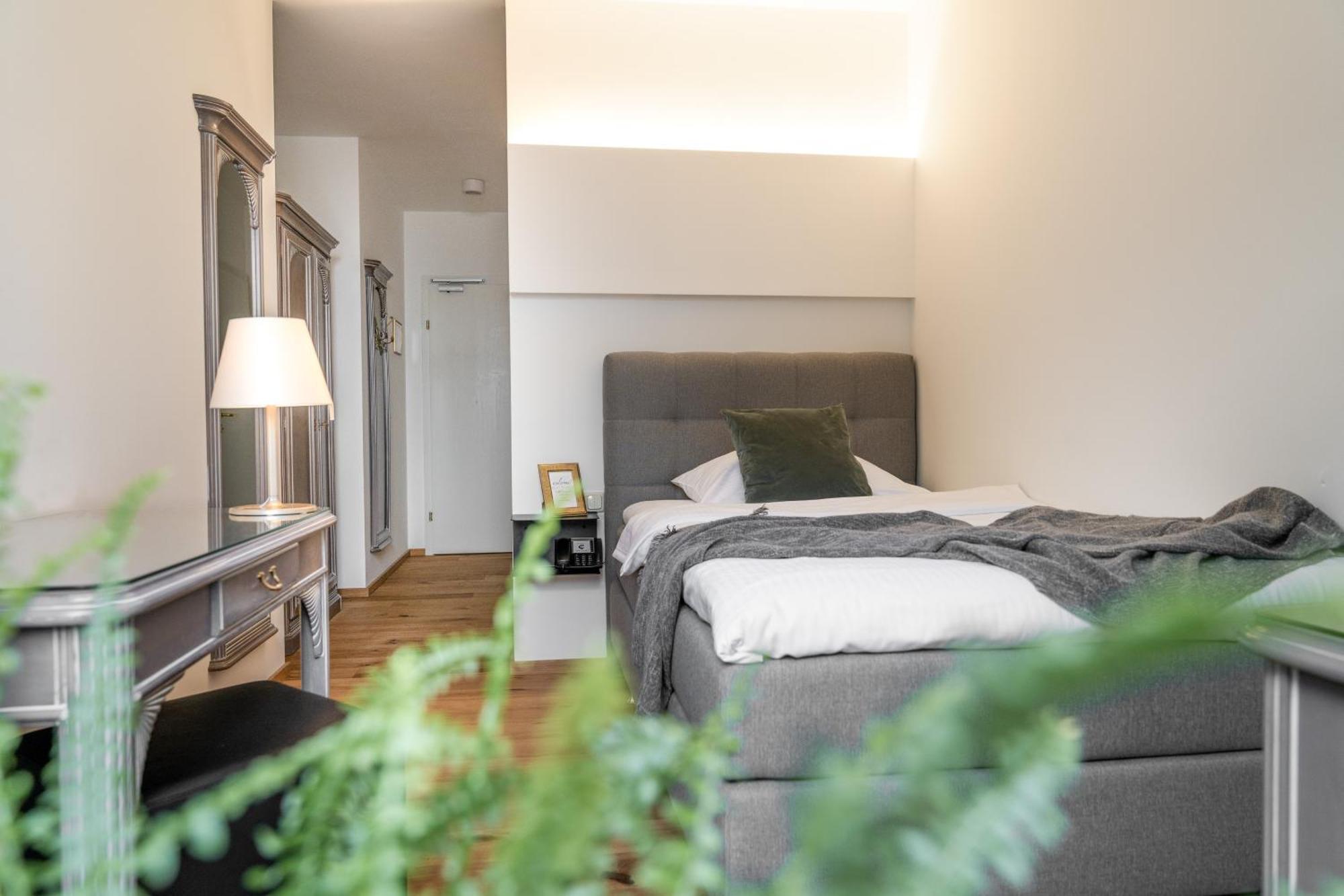 Stadthotel Styria Steyr Bagian luar foto